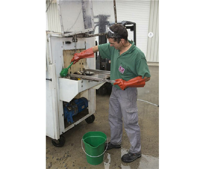 Vikan 12L Emmer Met Schenktuit En Maatverdeling Groen 