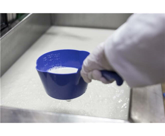 Vikan Hygi&euml;ne Schepbak Rond Met Schenktuit 1L Paars