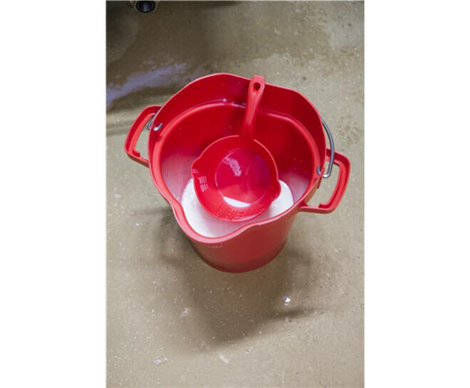 Vikan Hygi&euml;ne Schepbak Rond Met Schenktuit 2L Rood