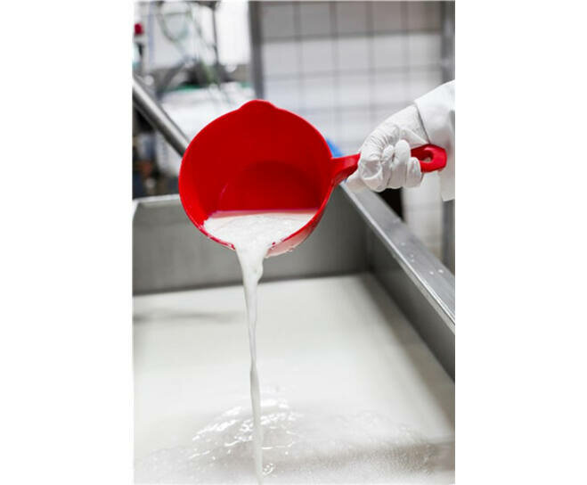 Vikan Hygi&euml;ne Schepbak Rond Met Schenktuit 1L Rood