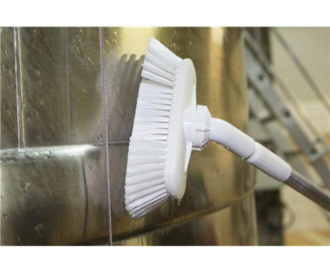 Vikan Hoekverstelbare Zachte  Borstel Met Watertoevoer Wit