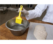 Vikan Zachte Platte Deegborstel 70mm Geel