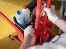 Vikan HyGo 78CM Rood &ndash; Mobiel Reinigingsstation (Werkwagen)